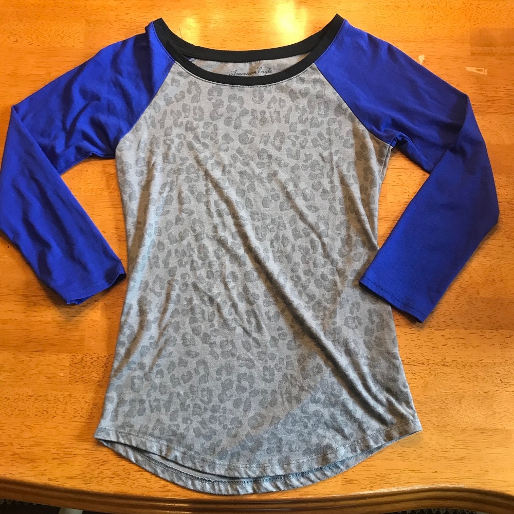 (4/$10) aeo leopard print baseball tee